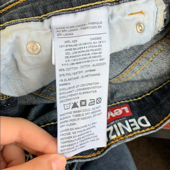 Levi’s skinny fit dark blue jeans! - Picture 7 of 7